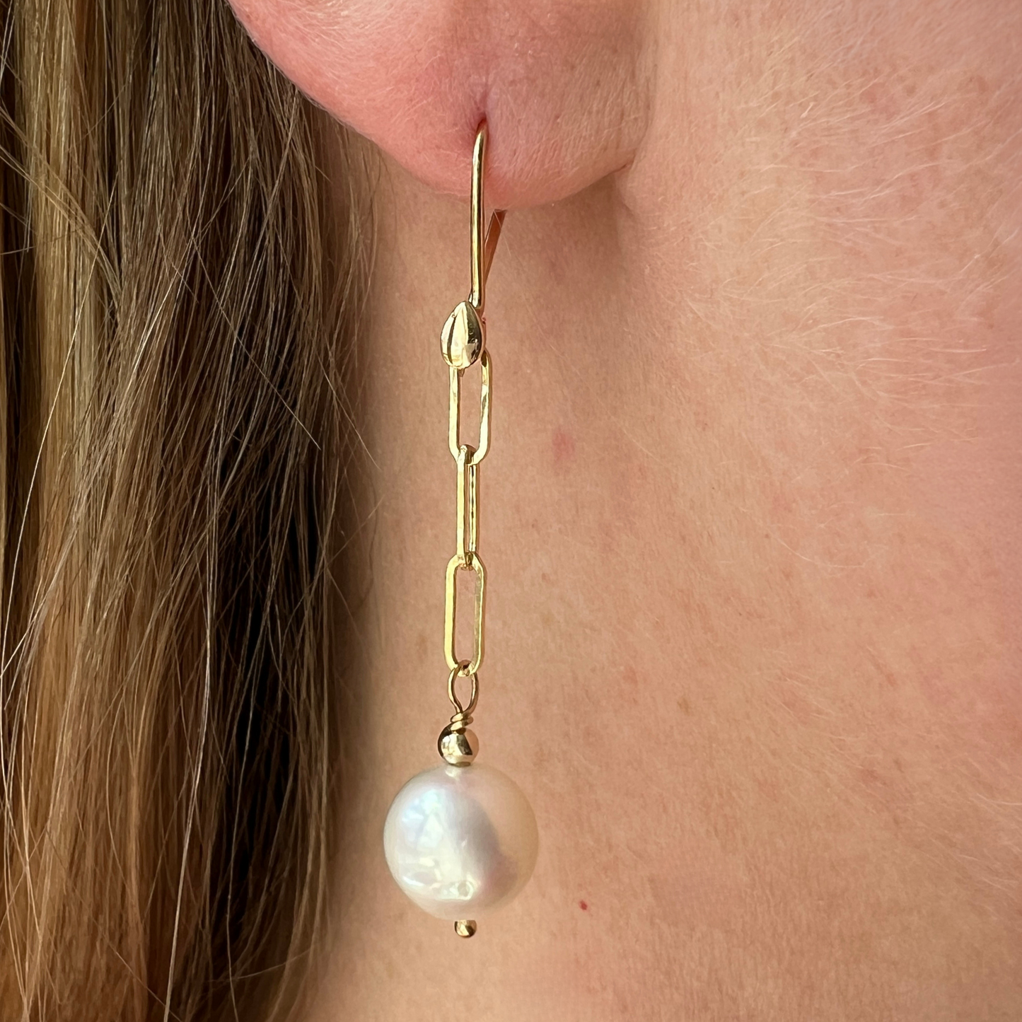14K Gold White Pearl Paperclip Chain Earring